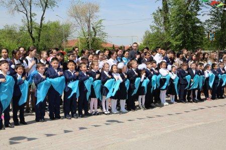 "Жас Ұлан" и "Жас Қыран"