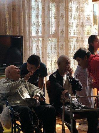 Қарттарым-асыл қазынам!