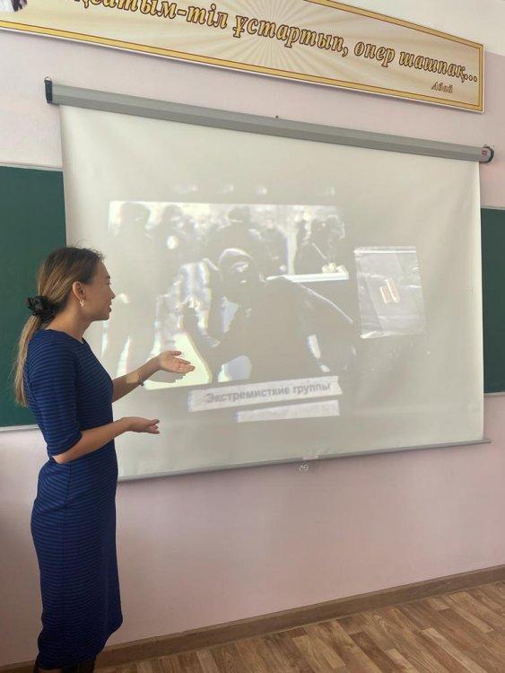 "Деструктивті діни ағымдар" тақырыбында өткізілген ақпаратттық-тынмдық сабақ